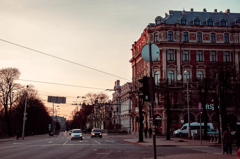 Čaka ielas remonts 19. augustā: kā apbraukt darbu posmu