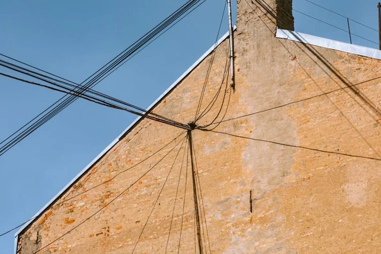 Elektroenerģijas cenas Latvijā 21. augustā: ko vērts zināt