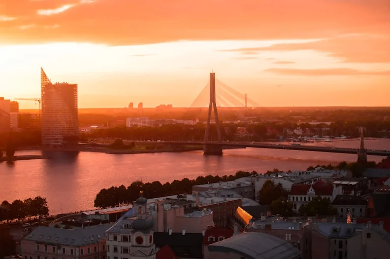 Rīga sestdienas vakarā: 3 plāni un pēdējais reiss