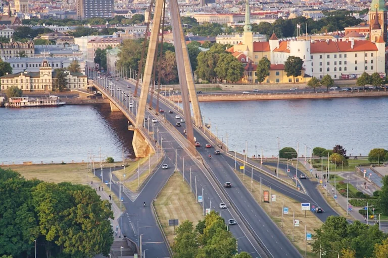 Rīgas ielu remonts rudenī: kā autovadītājiem sagatavoties